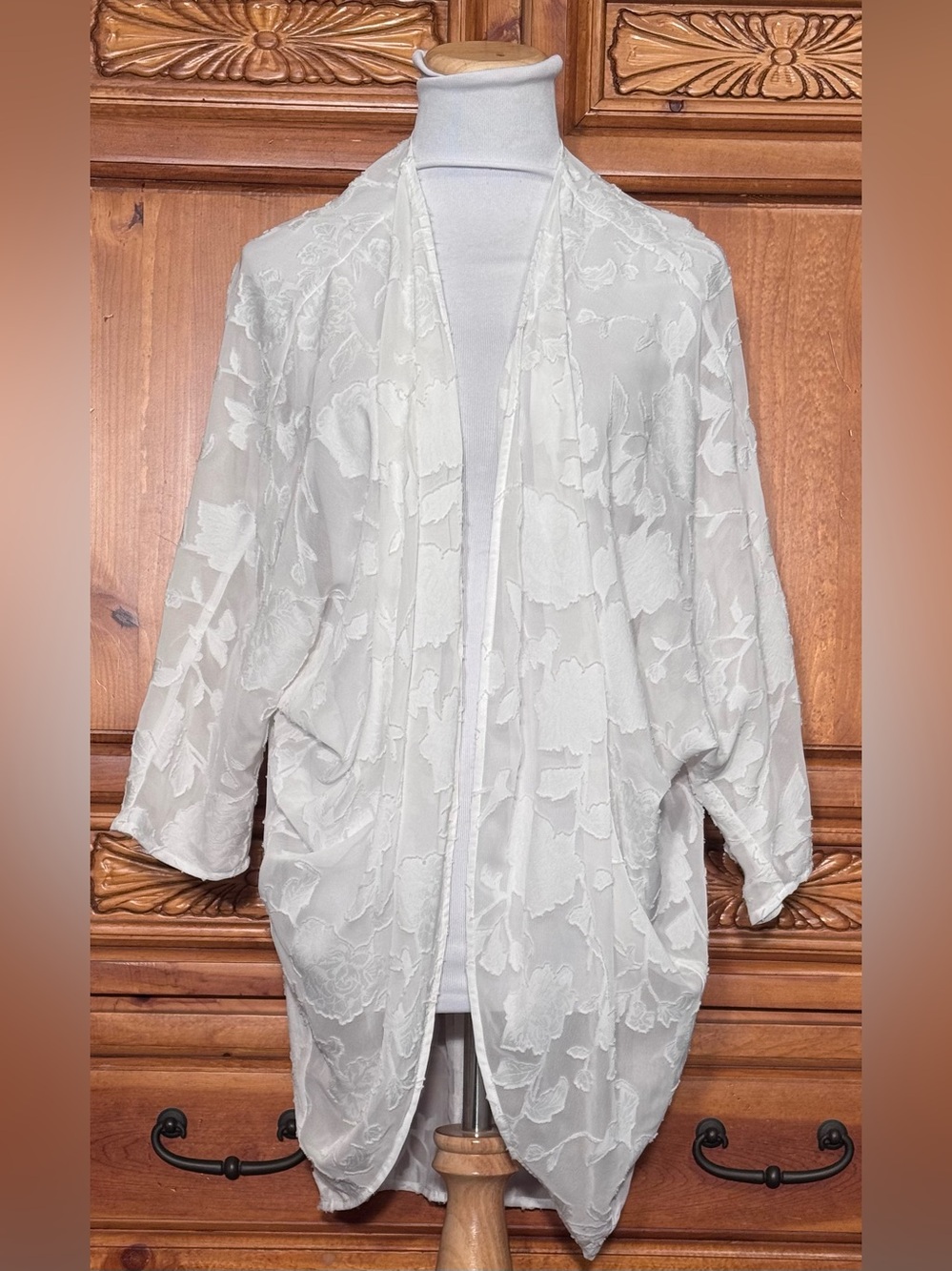 Chelsea & Theodore White Floral Sheer Kimono Cardigan
